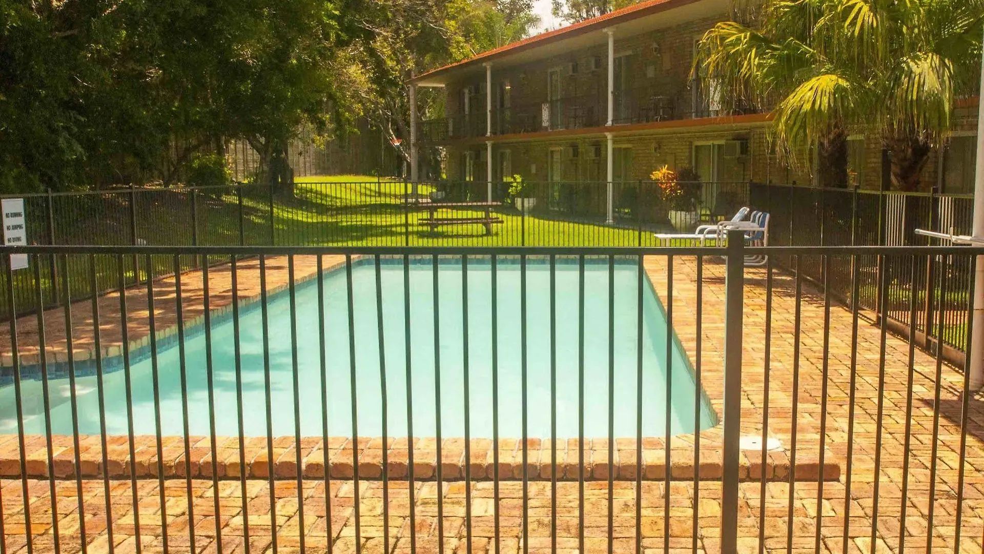 Coomera Motor Inn Gold Coast 3*,